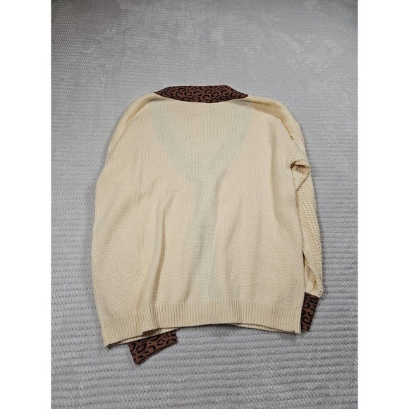 Made With Love Sweater Womens XL Cream & Animal Print Pearl Buttons - Picture 5 of 6